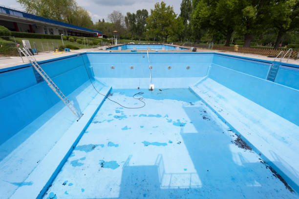 Best Professional water damage repair  in Oxford, MI